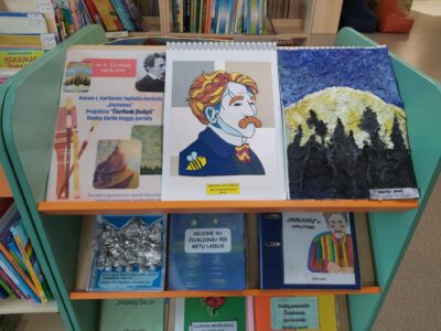 RANKŲ DARBO KNYGŲ PARODA KAUNO RAJONO SAVIVALDYBĖS VIEŠOJOJE BIBLIOTEKOJE