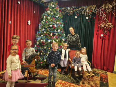 KALĖDINIS SPEKTAKLIS „SNIEGO KARALIENĖ“