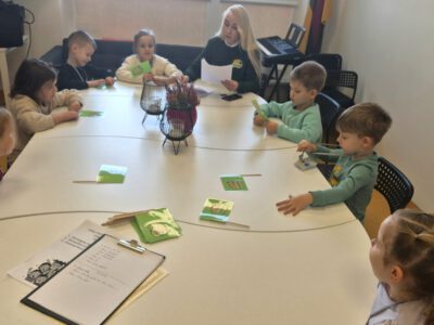 VAIKŲ TARYBOS POSĖDIS: IDĖJOS, SPRENDIMAI IR INICIATYVOS