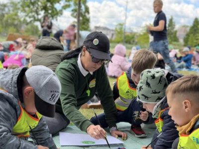 STIPRŪS KAIP ĄŽUOLAI – KŪRYBINGI KAIP VAIKAI