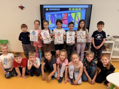 SKONIŲ KELIONĖ PER POJŪČIŲ PASAULĮ